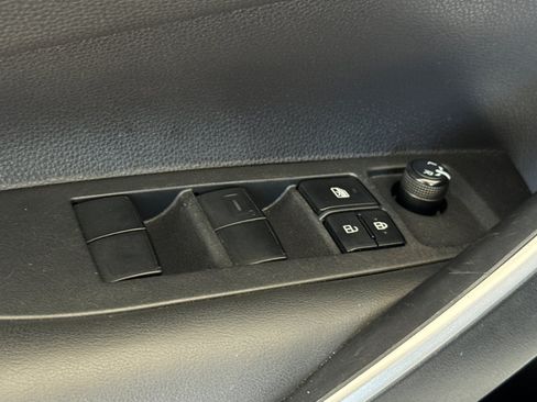 Used 2024 Toyota Corolla SE w/ SE Premium Package FWD image 13