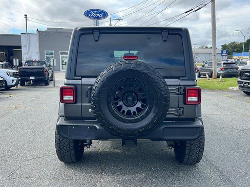 Used 2019 Jeep Wrangler Unlimited Sport S image 4