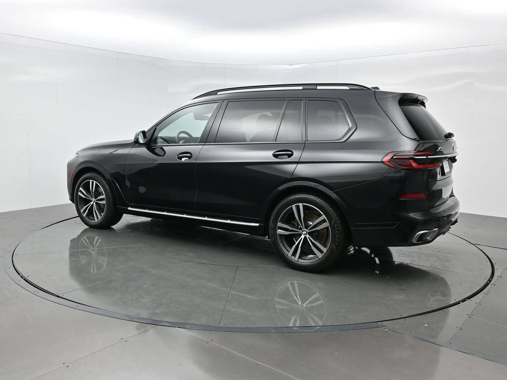 Used 2023 BMW X7 xDrive40i w/ M Sport Package AWD/4WD image 3