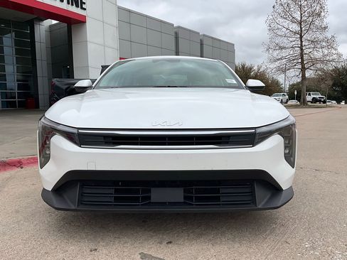 Used 2025 Kia K4 LXS image 3