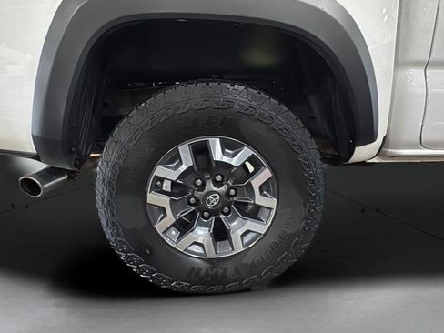 Used 2019 Toyota Tacoma SR image 15