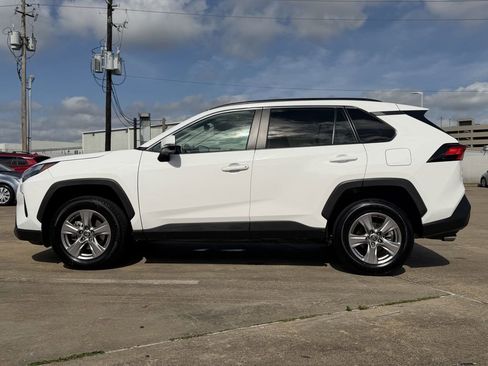 Used 2024 Toyota RAV4 XLE FWD image 6