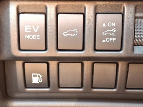Used 2025 Subaru Forester Touring AWD/4WD image 25