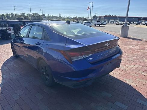Used 2021 Hyundai Elantra SEL FWD image 7