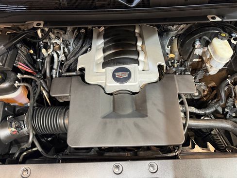 Used 2018 Cadillac Escalade Luxury RWD image 52