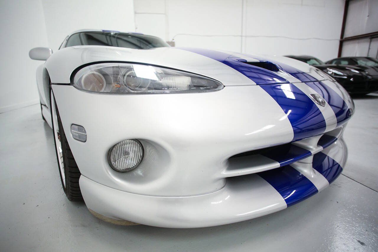 Used 1999 Dodge Viper GTS RWD image 11