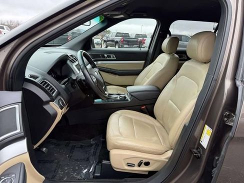 Used 2016 Ford Explorer XLT w/ Equipment Group 202A image 12