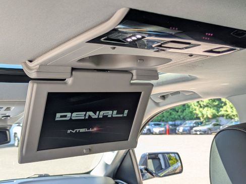 Used 2020 GMC Yukon Denali w/ Denali Ultimate Package AWD/4WD image 28