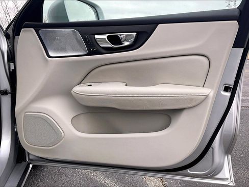 Used 2022 Volvo S60 T8 Inscription image 20