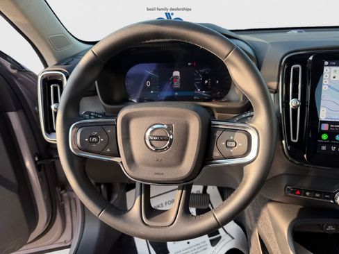 Used 2026 Volvo XC40 B5 Plus AWD/4WD image 14