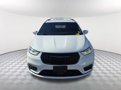 Used 2022 Chrysler Pacifica Touring-L w/ S Appearance Package image 10