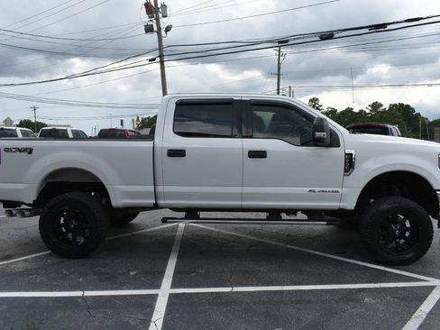 Used 2017 Ford F250 XLT AWD/4WD image 5