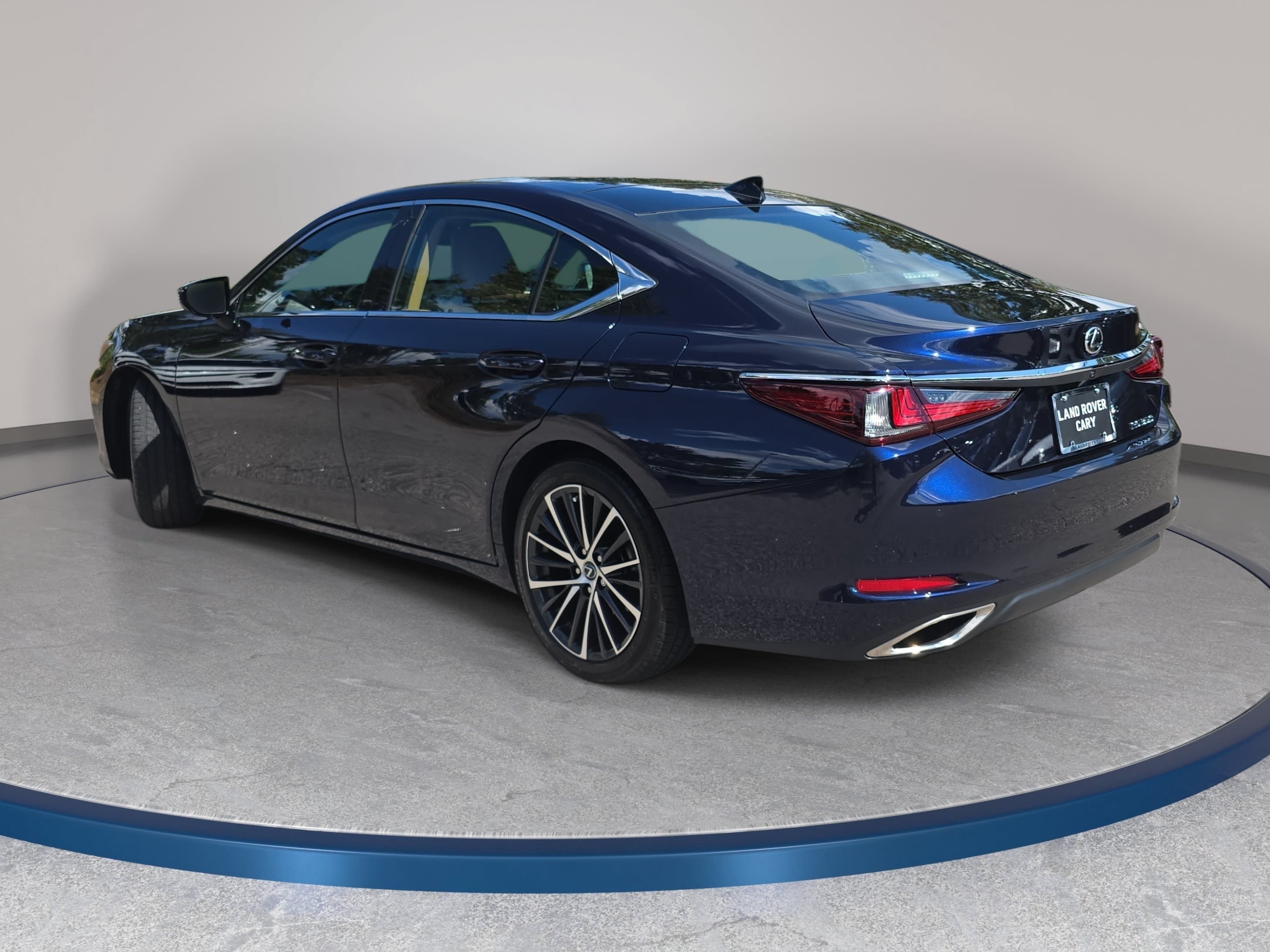 Used 2025 Lexus ES 350 w/ Premium Package FWD image 7