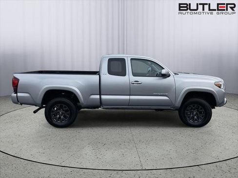 Certified 2023 Toyota Tacoma SR5 w/ Technology Package AWD/4WD image 6