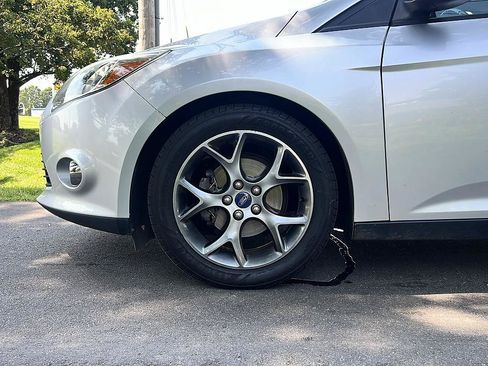 Used 2014 Ford Focus SE w/ Equipment Group 201A FWD image 22