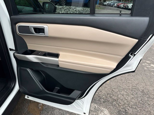 Used 2022 Ford Explorer XLT w/ Equipment Group 202A AWD/4WD image 19