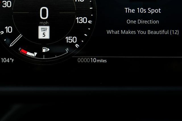 New 2026 Land Rover Defender 110 X-Dynamic SE AWD/4WD image 25