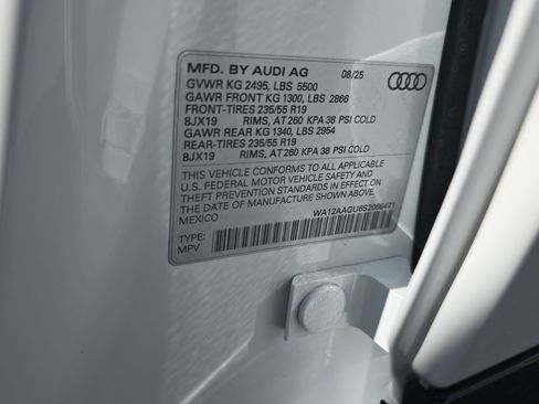 Certified 2025 Audi Q5 Premium Plus w/ Premium Plus image 33