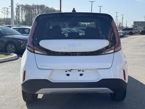 Certified 2025 Kia Soul LX w/ LX Technology Package image 3