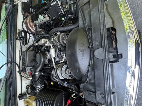 Used 1999 Chevrolet Suburban 2WD w/ Preferred Equipment Group 3 image 38