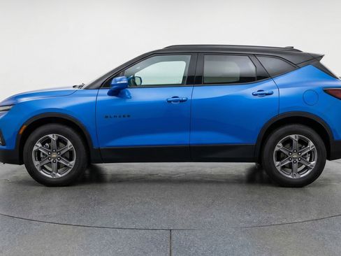 Used 2025 Chevrolet Blazer LT image 5