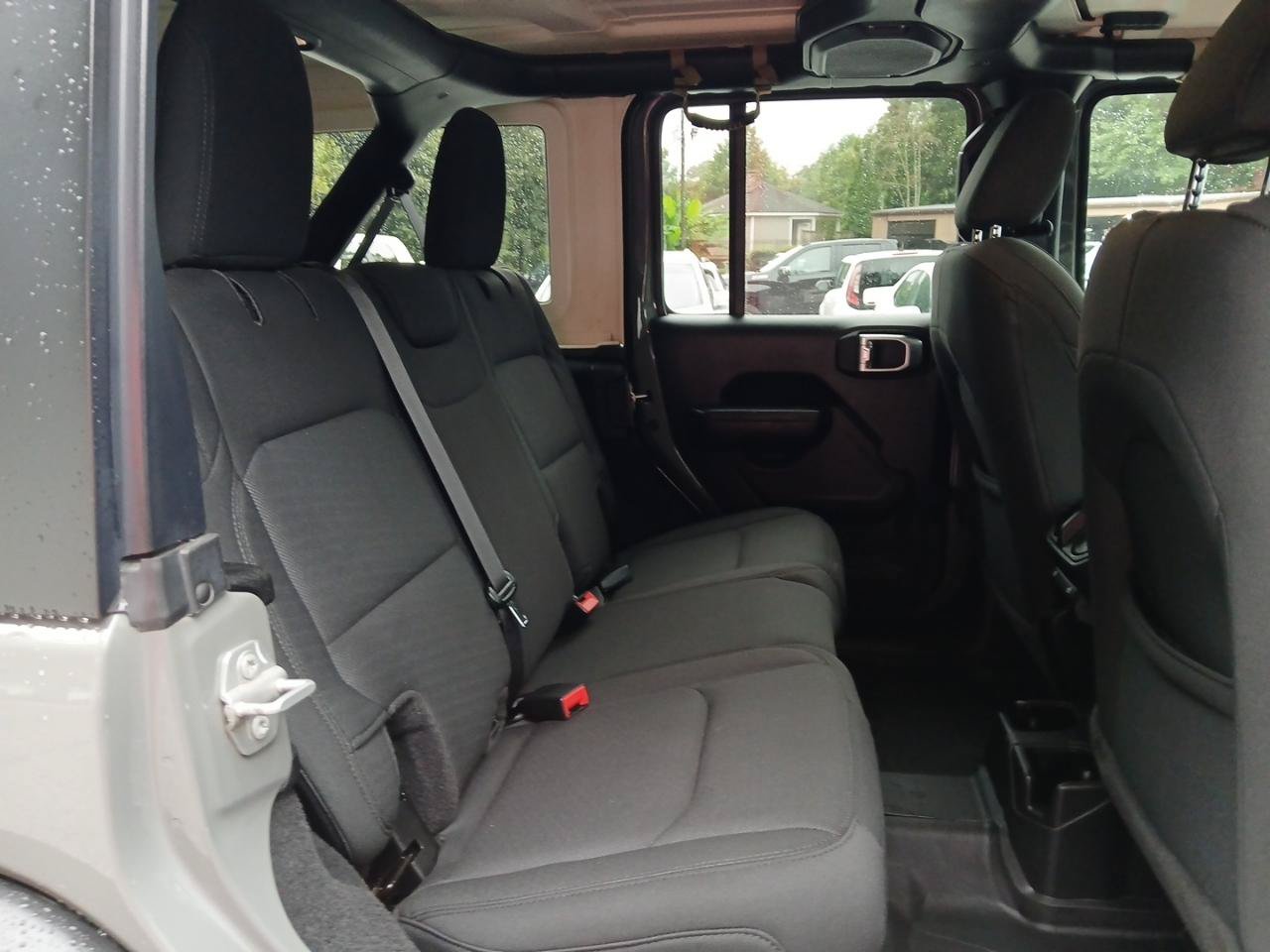 Used 2022 Jeep Wrangler Unlimited Sport AWD/4WD image 13