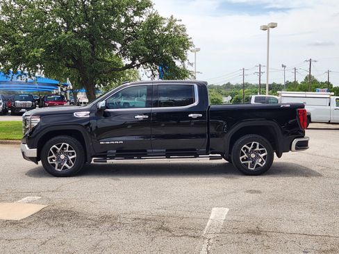 Used 2024 GMC Sierra 1500 SLT AWD/4WD image 3