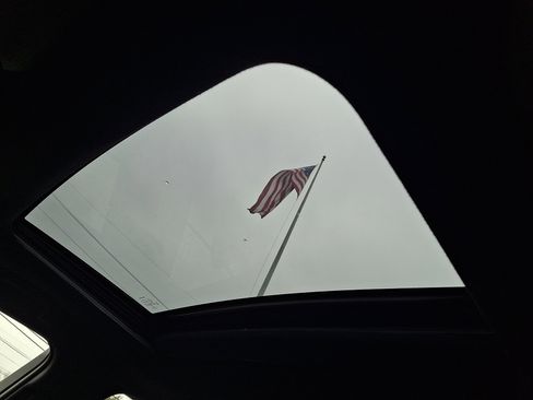 Used 2023 Toyota Corolla SE w/ SE Package image 14