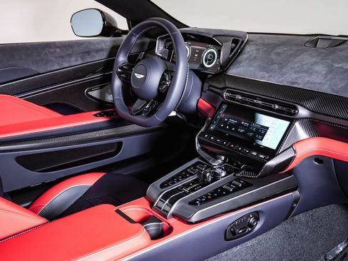 New 2025 Aston Martin Vanquish image 17