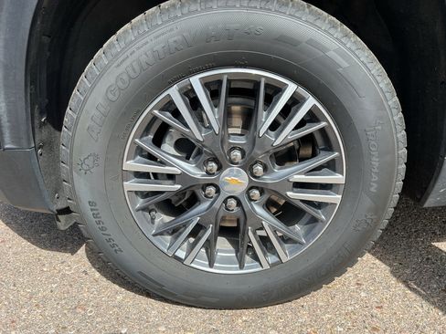 Used 2026 Chevrolet Traverse LT AWD/4WD image 21