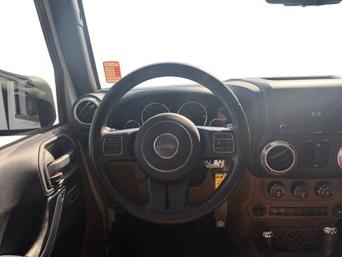 Used 2015 Jeep Wrangler Unlimited Sahara w/ Max Tow Package AWD/4WD image 12