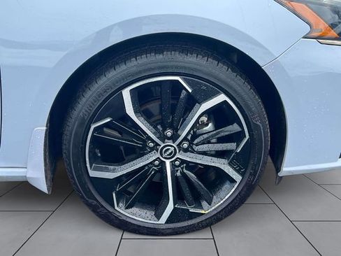 Used 2024 Nissan Altima 2.5 SR w/ SR Premium Package FWD image 11