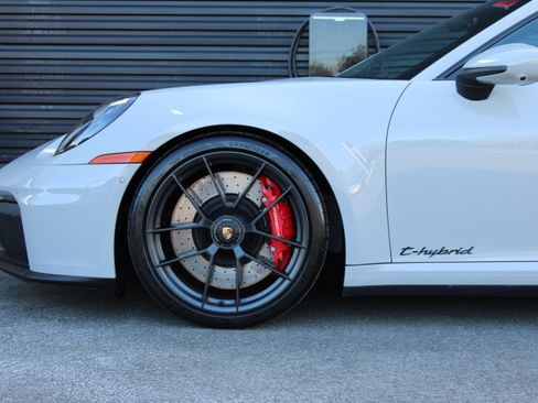 Certified 2025 Porsche 911 Carrera 4 GTS AWD/4WD image 12