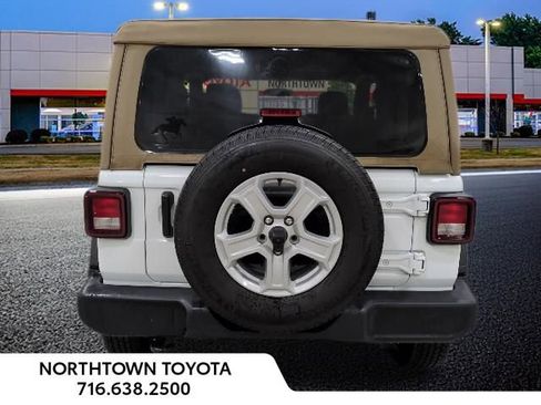 Used 2021 Jeep Wrangler Sport S image 23