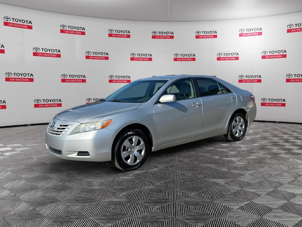 Used 2009 Toyota Camry LE FWD image 1