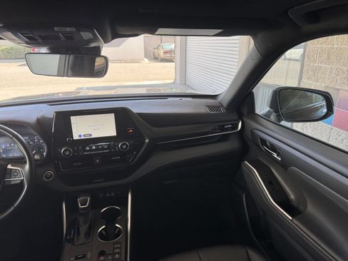 Used 2024 Toyota Highlander XSE FWD image 38