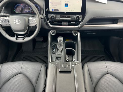 Certified 2026 Toyota Grand Highlander AWD Hybrid image 13