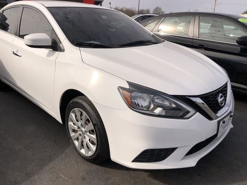 Used 2019 Nissan Sentra S image 15