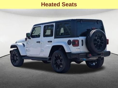 Used 2023 Jeep Wrangler Unlimited Sahara w/ Cold Weather Group AWD/4WD image 7