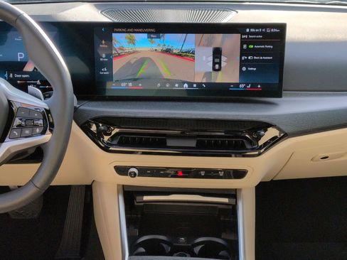 Used 2025 BMW 330i Sedan w/ Convenience Package image 30