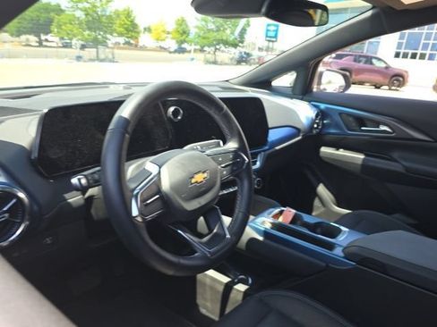 Used 2024 Chevrolet Equinox EV LT FWD image 9