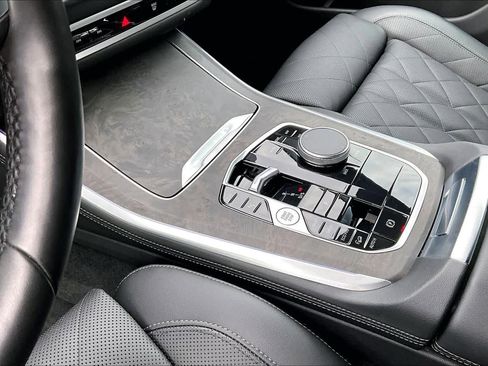 Used 2025 BMW X5 xDrive40i image 17