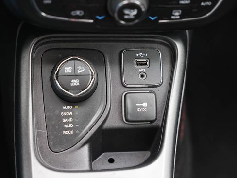 Used 2020 Jeep Compass Trailhawk AWD/4WD image 23