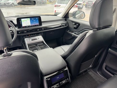 Used 2025 Lincoln Aviator Premiere AWD image 27