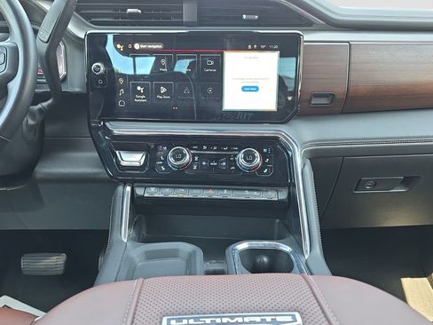 Used 2025 GMC Sierra 3500 Denali Ultimate AWD/4WD image 14