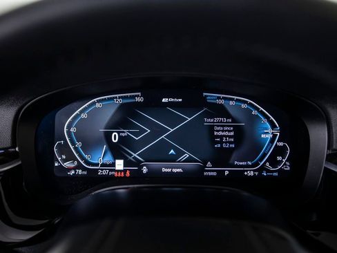 Used 2023 BMW 530e w/ Executive Package image 18