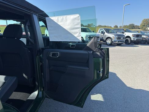 New 2025 Ford Bronco 4-Door image 15