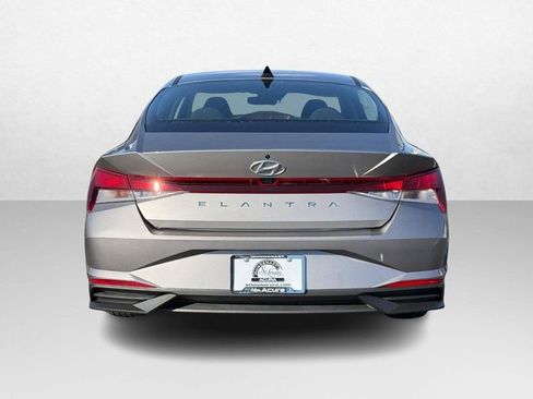 Used 2023 Hyundai Elantra SEL w/ Convenience Package image 7