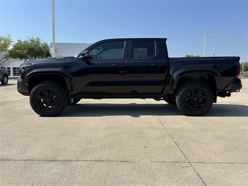 Used 2024 Toyota Tacoma TRD Pro image 2