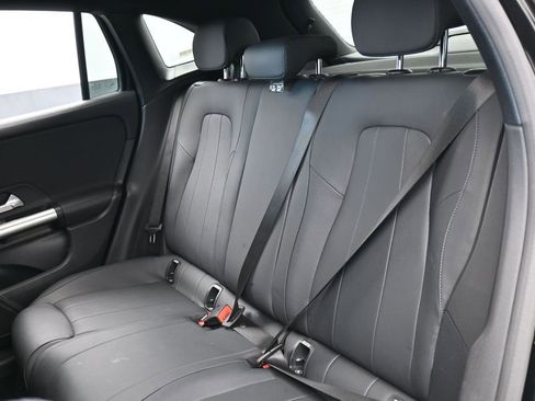 Used 2025 Mercedes-Benz GLA 250 image 30